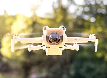 drone-fabrika-dji-mini-4-pro